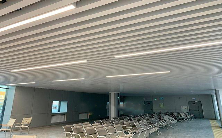 Airport hall aluminum square tube ceiling8
