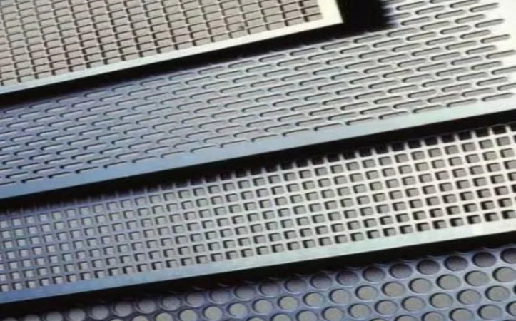 perforated plate（10）