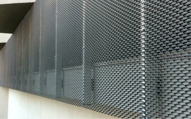 perforated plate（15）