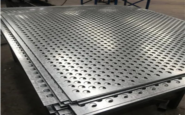 perforated plate（21）