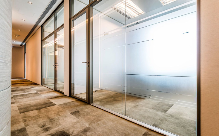 Extremely narrow simple glass partition5