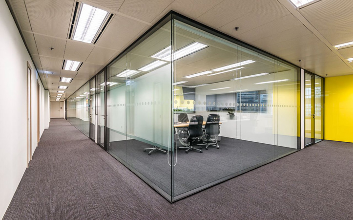 Extremely narrow simple glass partition6